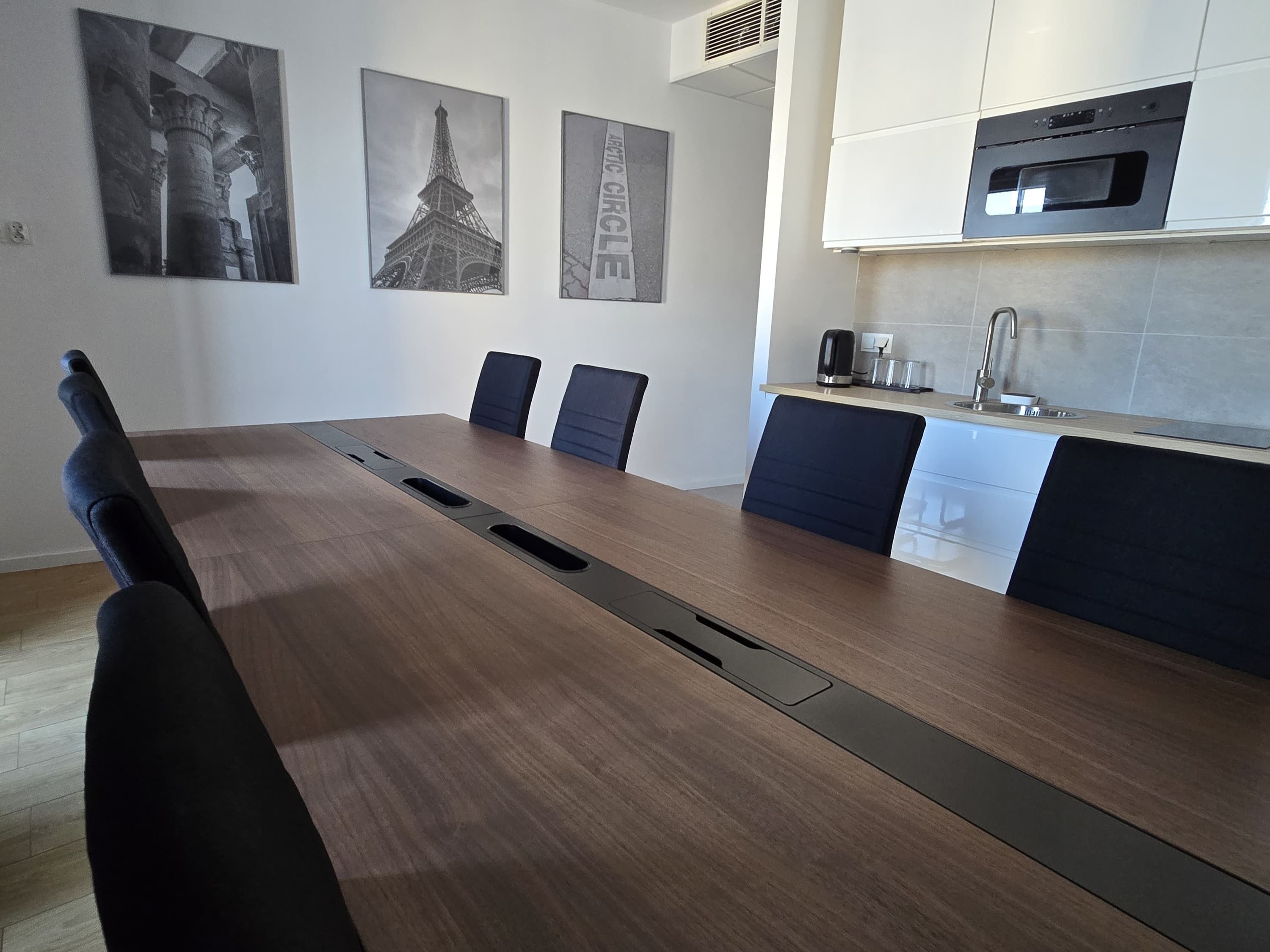 Sala konferencyjna VSTREFA - spotkanie biznesowe